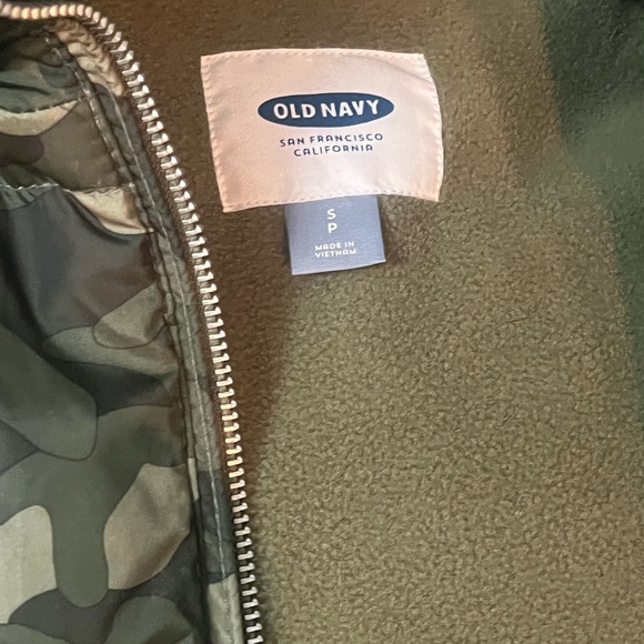 Old navy camo fleece lined puffer vest small - Picture 2 of 3